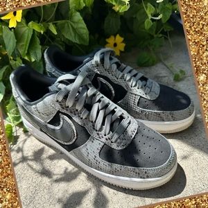 Nike ID Air Force 1 Sneakers